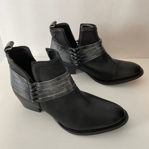 Diba Black Leather cowgirl rodeo heeled booties size 8.5